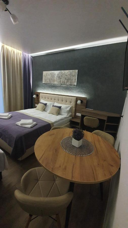 Demar Apart Violet Lviv Kültér fotó