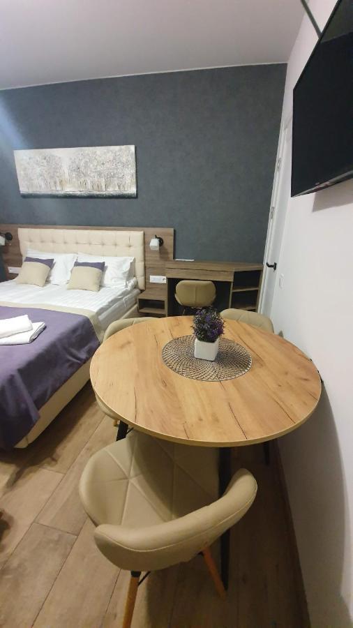 Demar Apart Violet Lviv Kültér fotó